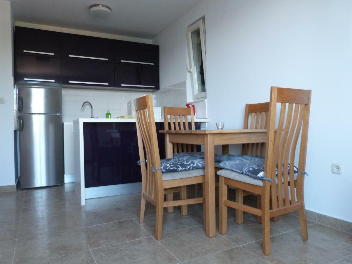 Maria Apartments Starigrad Paklenica Esterno foto