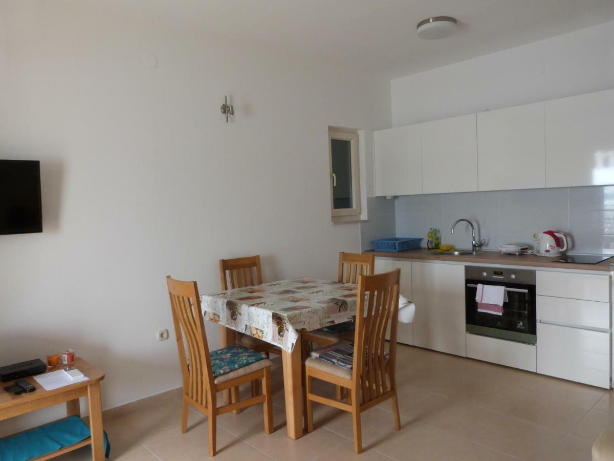 Maria Apartments Starigrad Paklenica Esterno foto