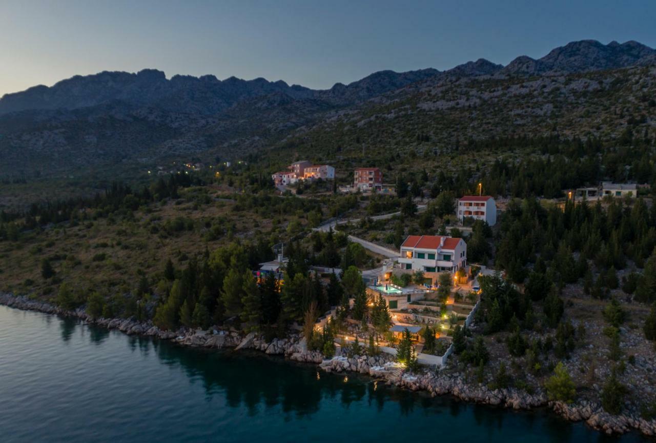 Maria Apartments Starigrad Paklenica Esterno foto