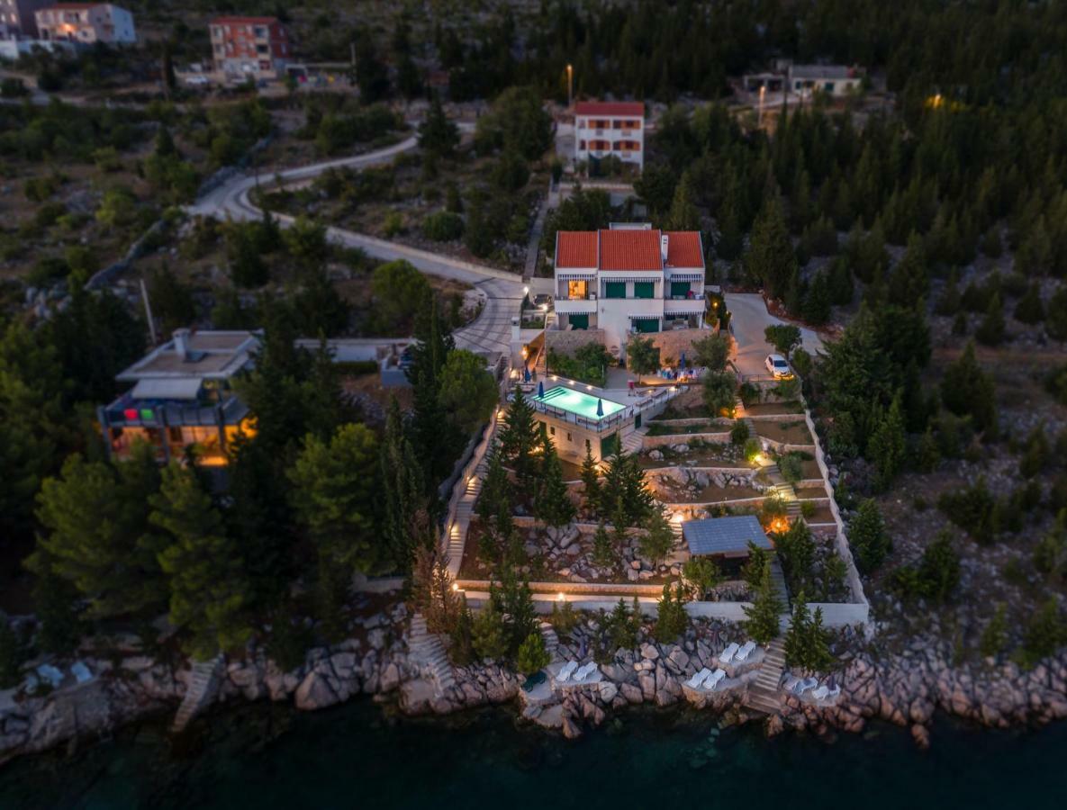 Maria Apartments Starigrad Paklenica Esterno foto