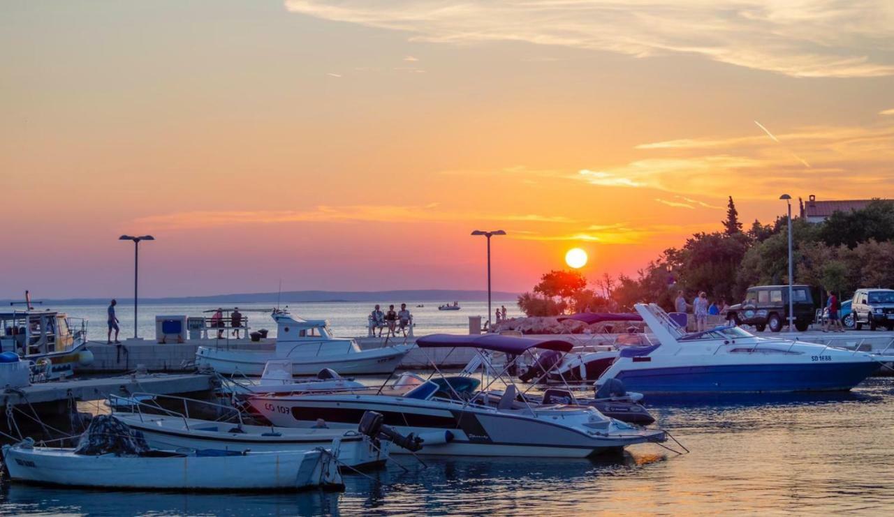 Maria Apartments Starigrad Paklenica Esterno foto