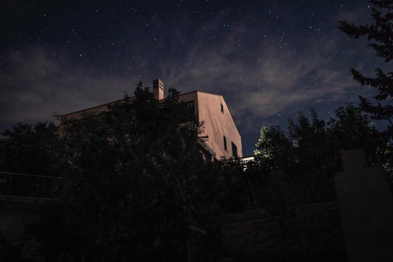 Maria Apartments Starigrad Paklenica Esterno foto